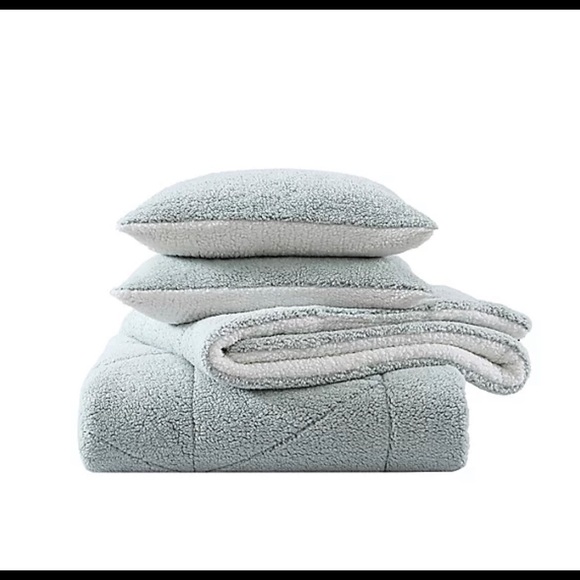 Brand New Ugg Comforter - Picture 2 of 3